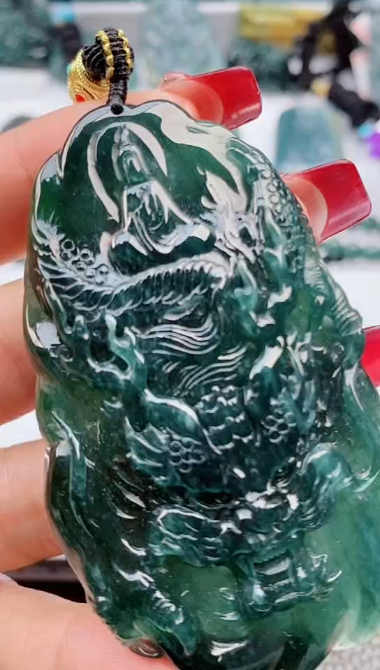 【闪购商品】翡翠颈饰未镶嵌          