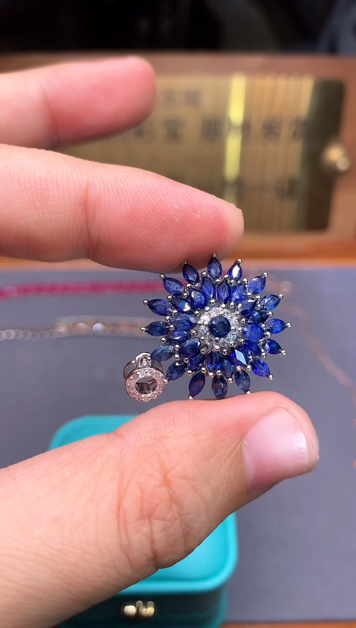 【闪购商品】蓝宝石颈饰银S925镶嵌........