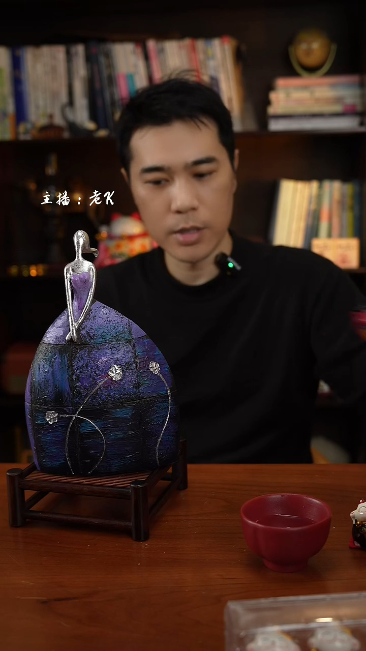 孤品紫色油画女人摆件-仪态万方-183