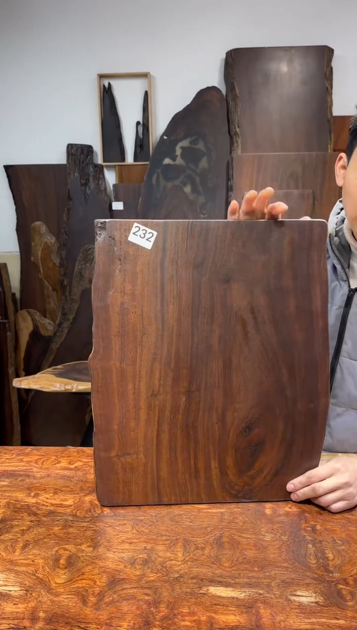 风车木（黑檀木）尺寸48*40*2.3编号232