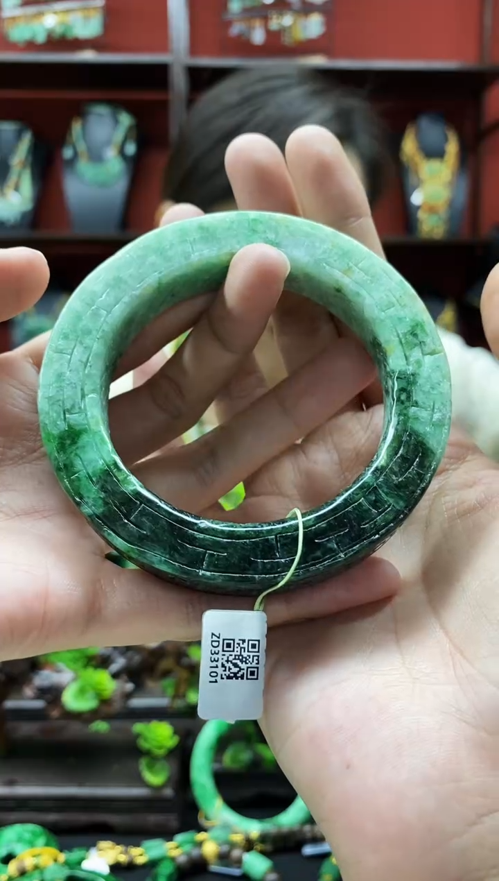颈饰未镶嵌翡翠翡翠手镯