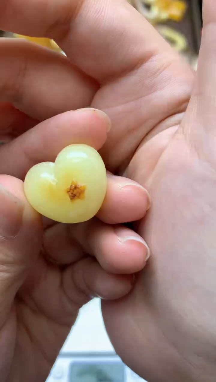 【闪购商品】未镶嵌琥珀珠宝奇石033琥珀蜜蜡花粉有纹小坑介意勿拍