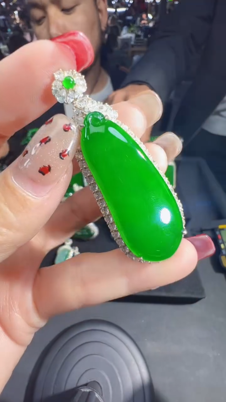 【闪购商品】定制翡翠未镶嵌福瓜1