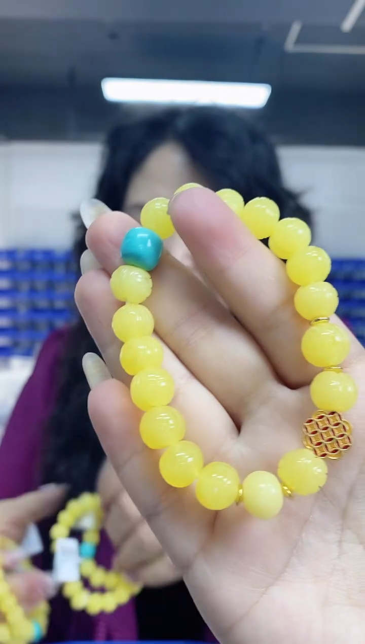 未镶嵌蜜蜡裸石多样性发其一颜色微差