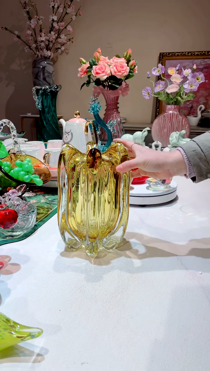 【闪购商品】琉璃手工艺品   金色杨桃花瓶微瑕