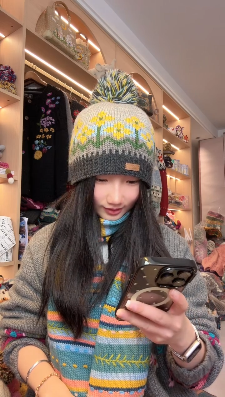 羊毛灰色金桂帽   