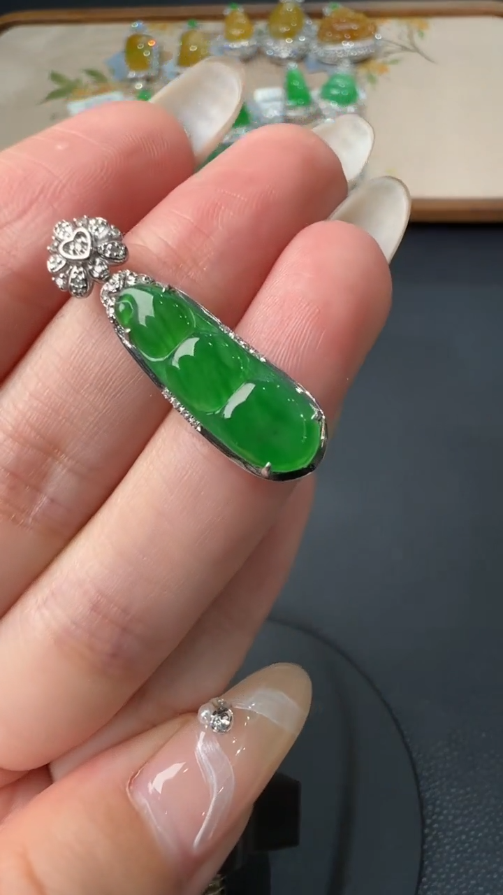 【闪购商品】翡翠吊坠(不含链)18K金镶嵌14