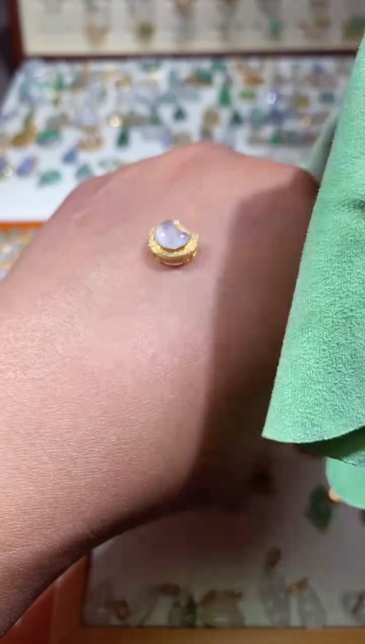 吊坠(不含链)18K金镶嵌翡翠?**子11111