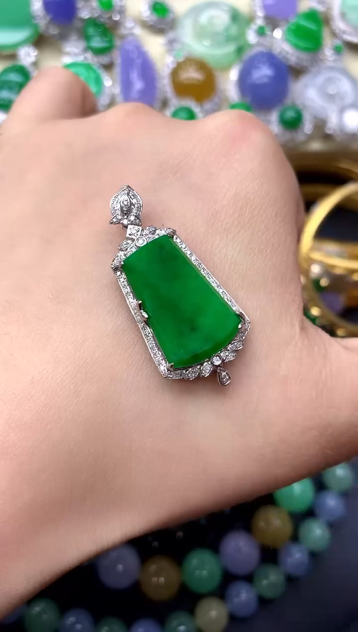 颈饰18K金镶嵌翡翠332-中国好珍宝