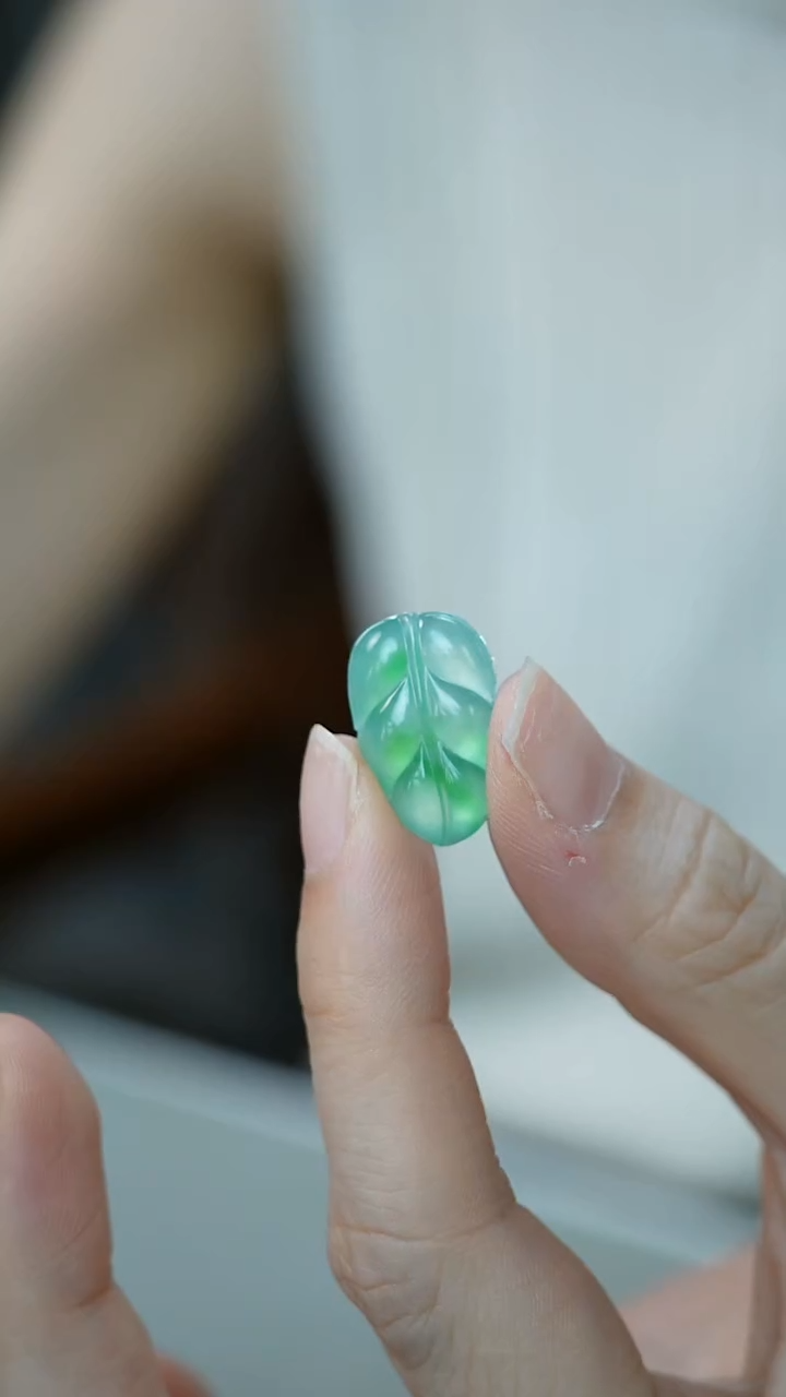 未镶嵌挂件翡翠28-裸石/姿/1F