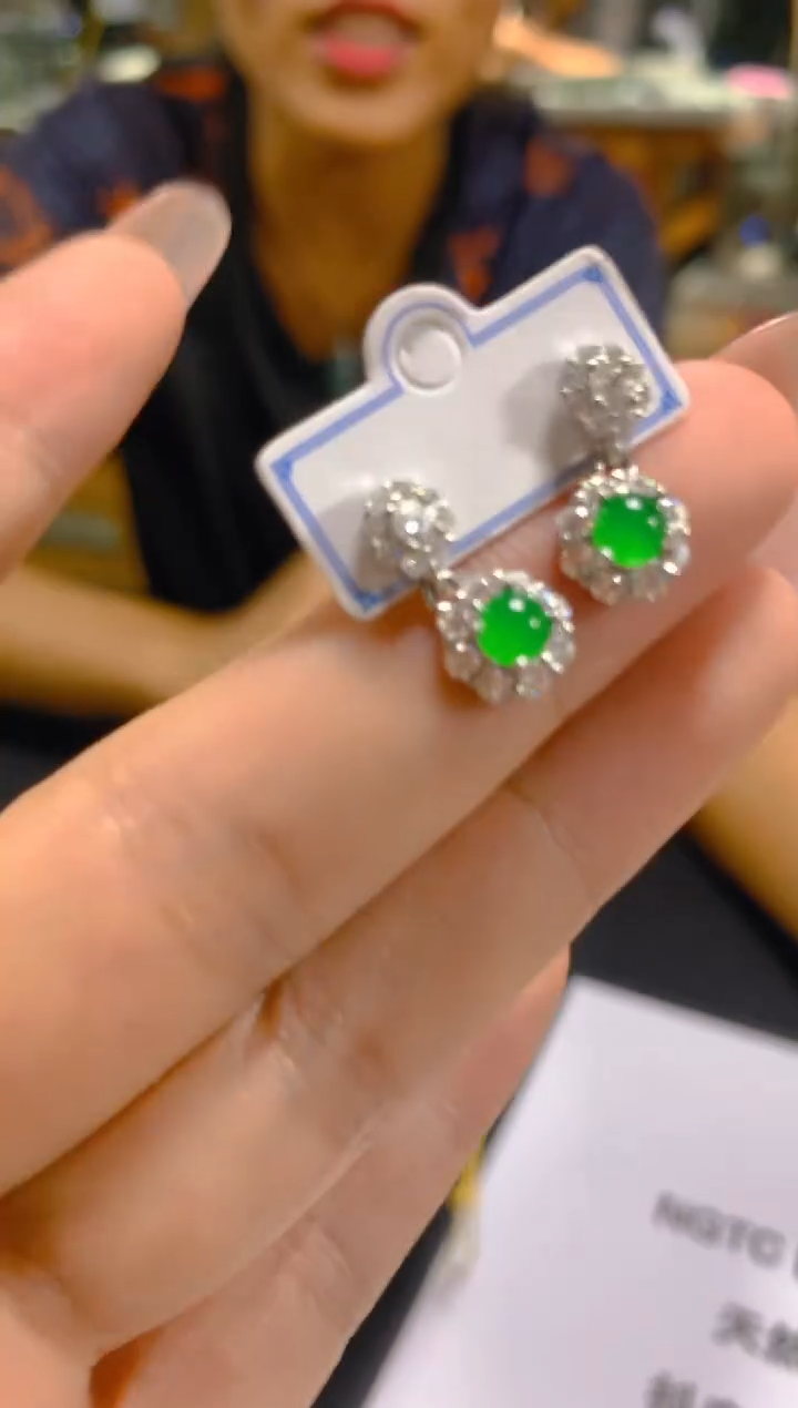 翡翠未镶嵌耳饰多样性发一