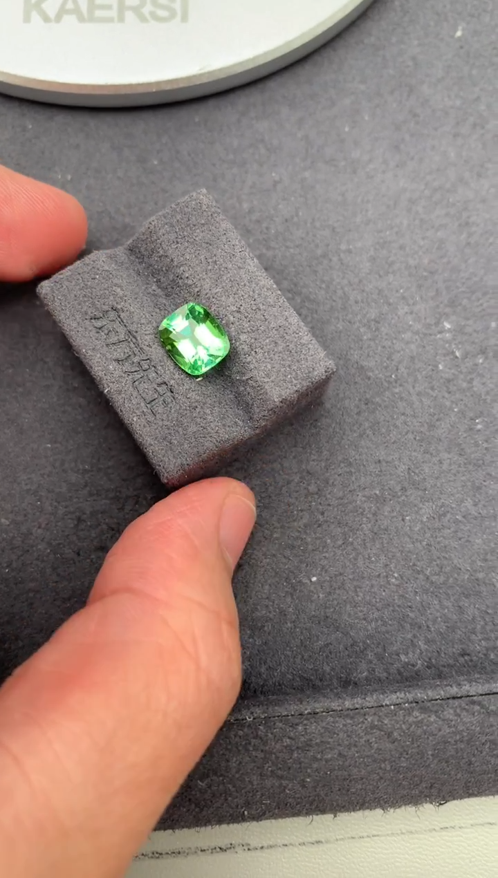 未镶嵌裸石碧玺2.1ct 绿碧玺 定制 BH