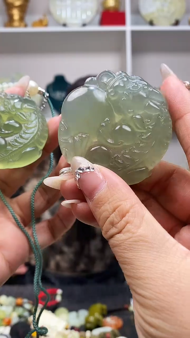 未镶嵌岫玉吊坠 多样性发其中之一