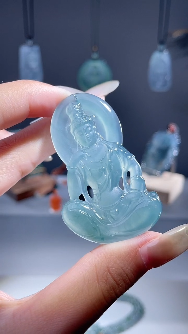 颈饰未镶嵌翡翠水月观音