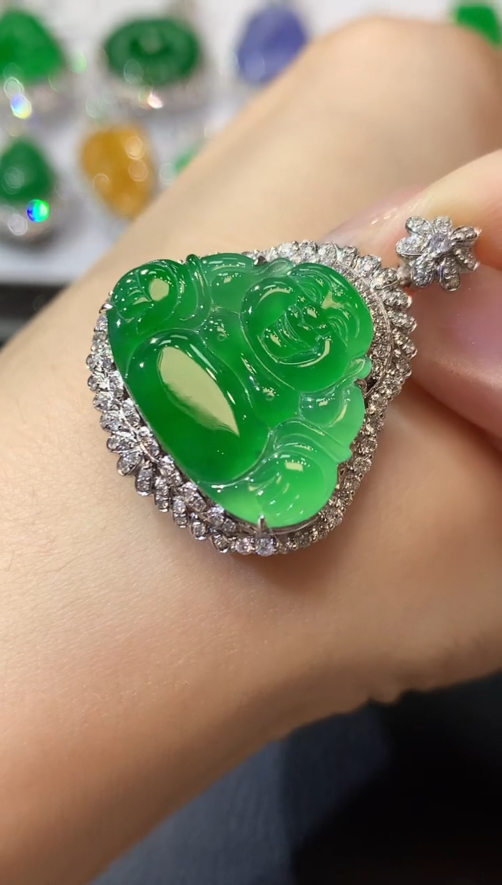 【闪购商品】翡翠吊坠(不含链)18K金镶嵌A71