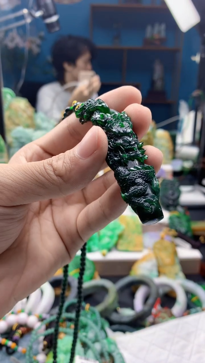 颈饰未镶嵌翡翠鬼*翡翠天然缅甸a货翡翠