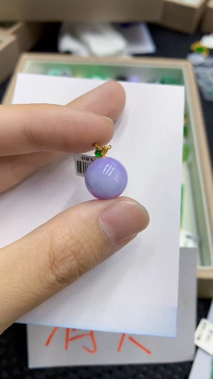 翡翠18K金镶嵌颈饰             1