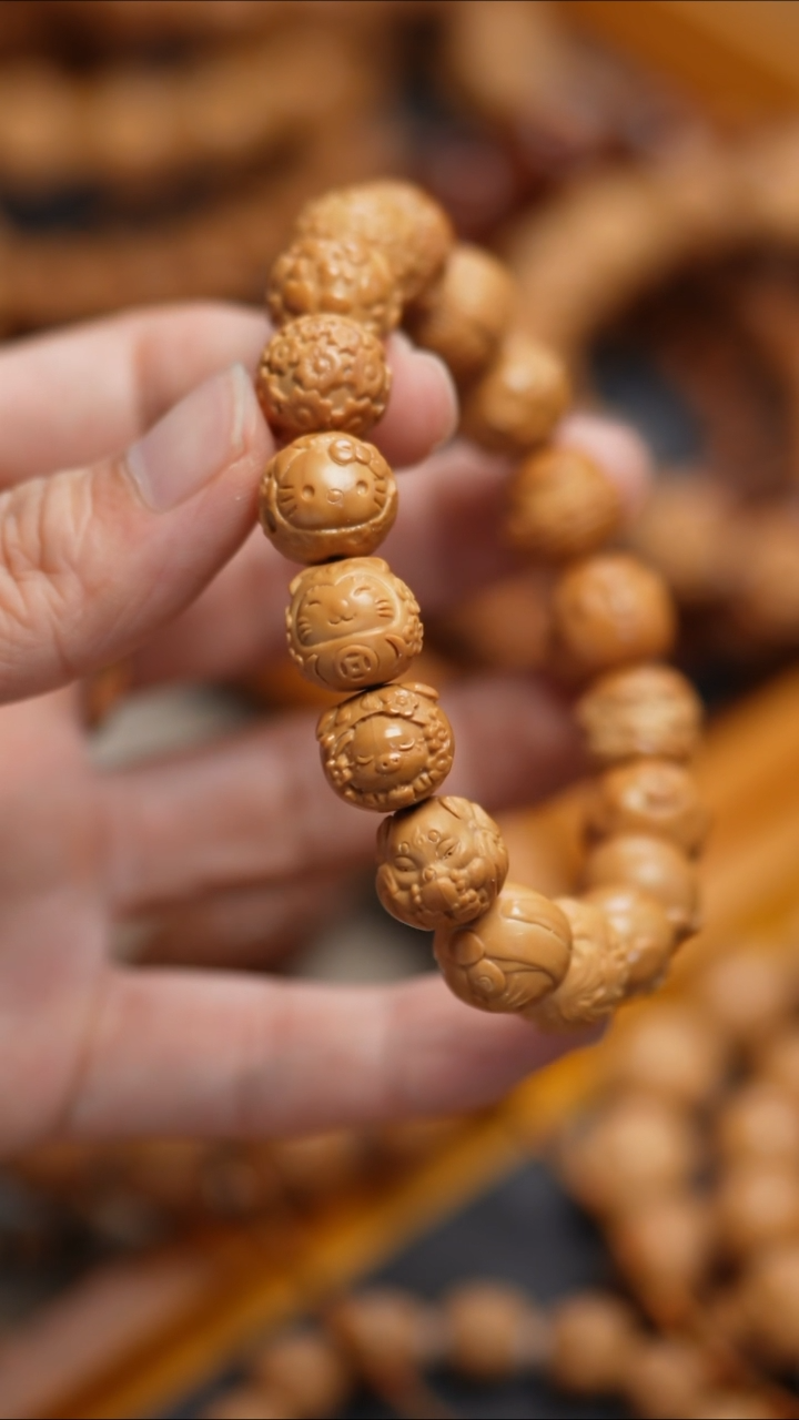 猴头核桃吊坠卡通多宝