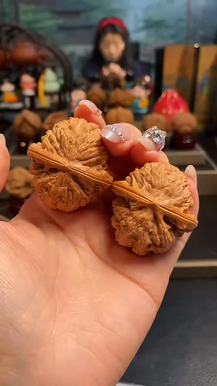 【闪购商品】文玩核桃把件F563白狮子40