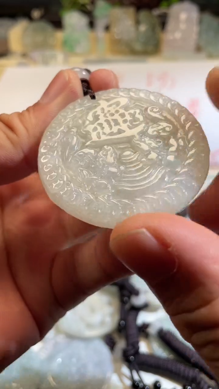 翡翠未镶嵌颈饰8/07/060