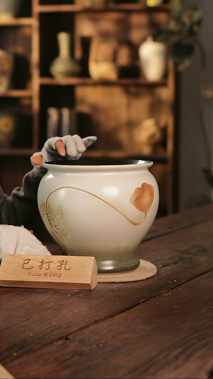 摆件9-137高21口21误差2已打孔