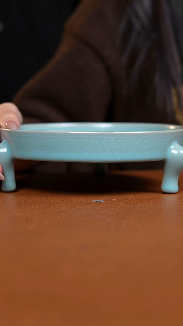 盘?****儿仿古天青18口三足笔洗瑕95