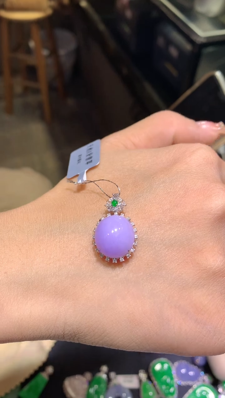 【闪购商品】翡翠吊坠(不含链)18K金镶嵌蛋面