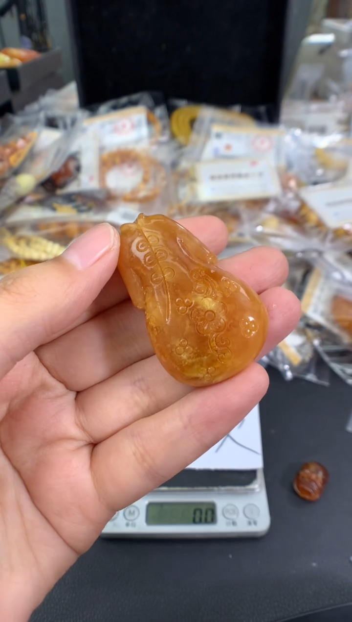 蜜蜡未镶嵌珠宝奇石1