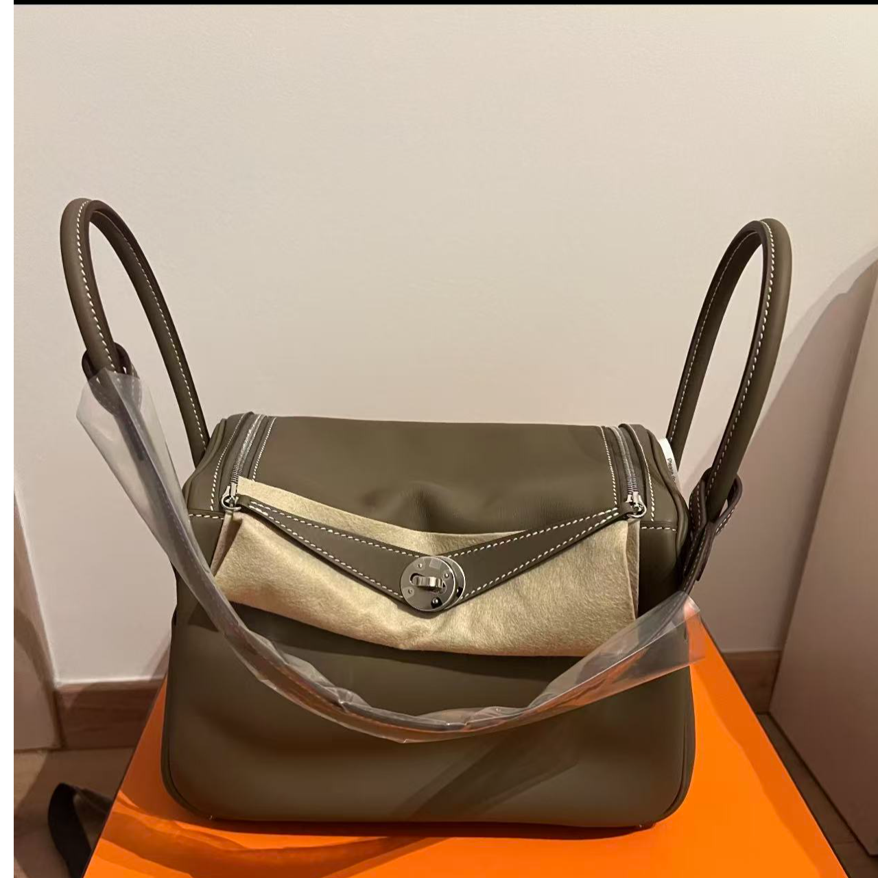 99新 Hermes/爱马仕 爱马仕LINDY26大象灰S皮R单肩包8756055