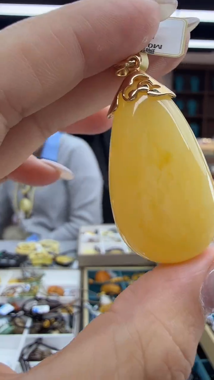 琥珀颈饰未镶嵌144秒拍号 假一罚三 