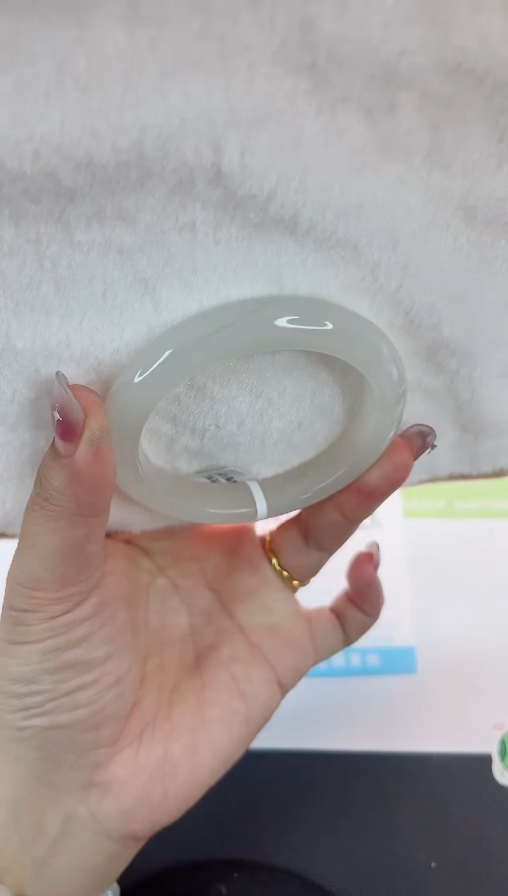 石英质玉手镯未镶嵌158-57