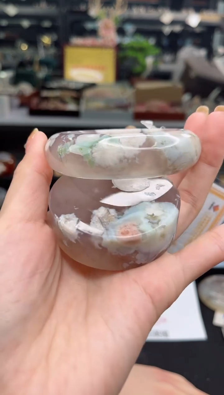 【闪购商品】石英质玉手镯未镶嵌57圈口（赠品镯心）S957234