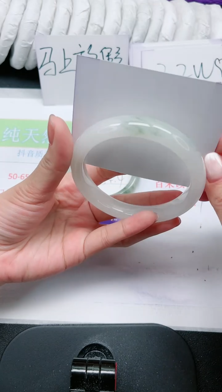 【闪购商品】石英质玉手镯未镶嵌312