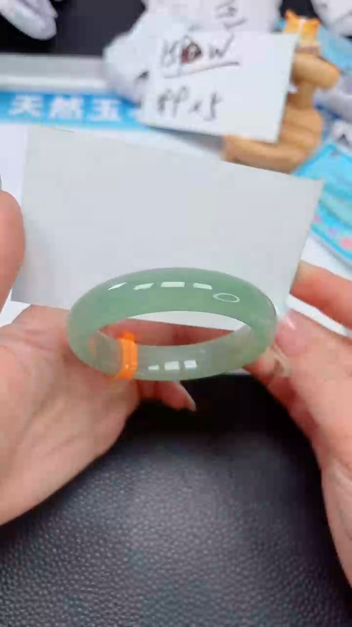 【闪购商品】石英质玉手镯未镶嵌220