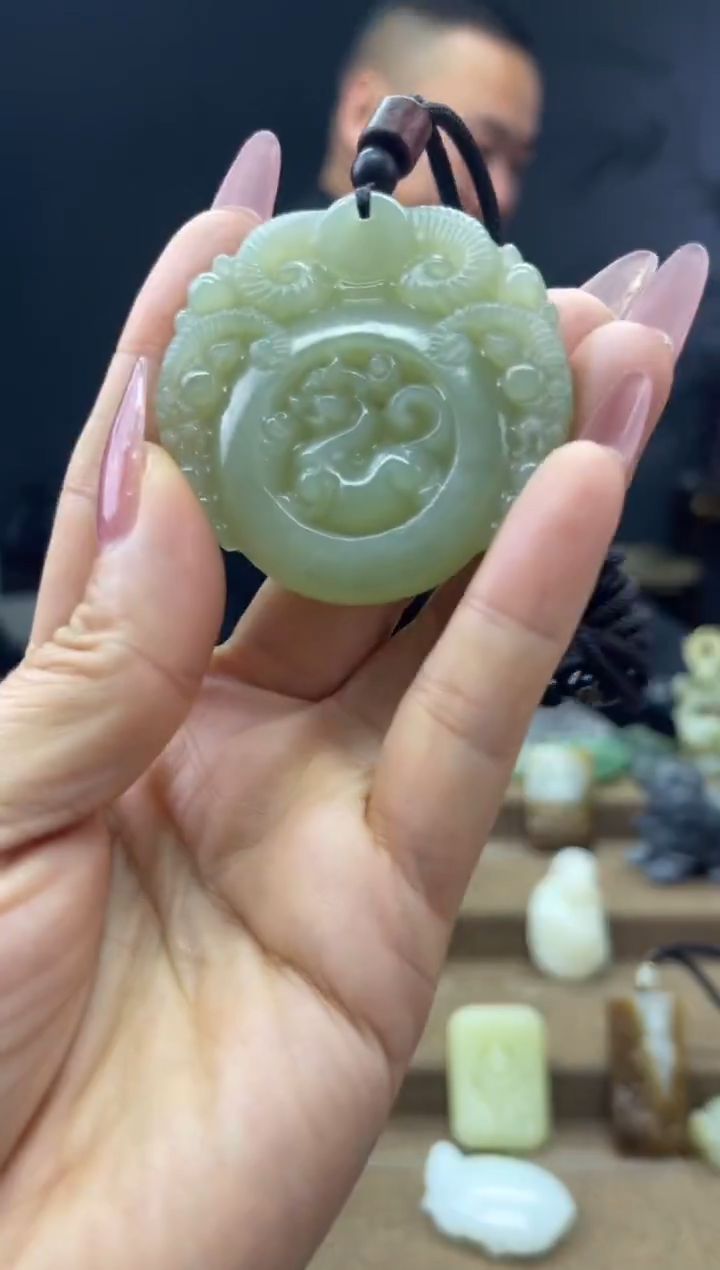 颈饰未镶嵌和田玉1