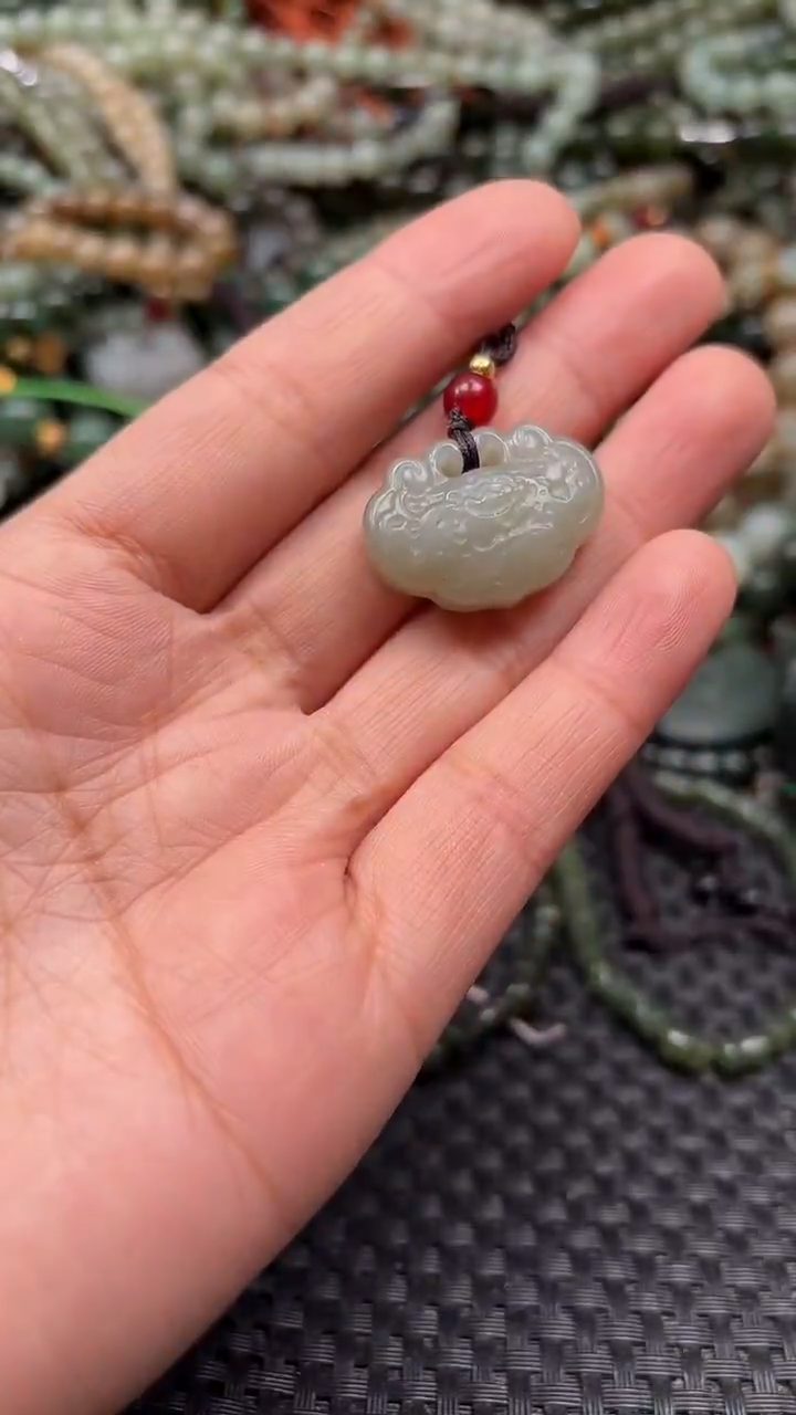 颈饰未镶嵌和田玉1