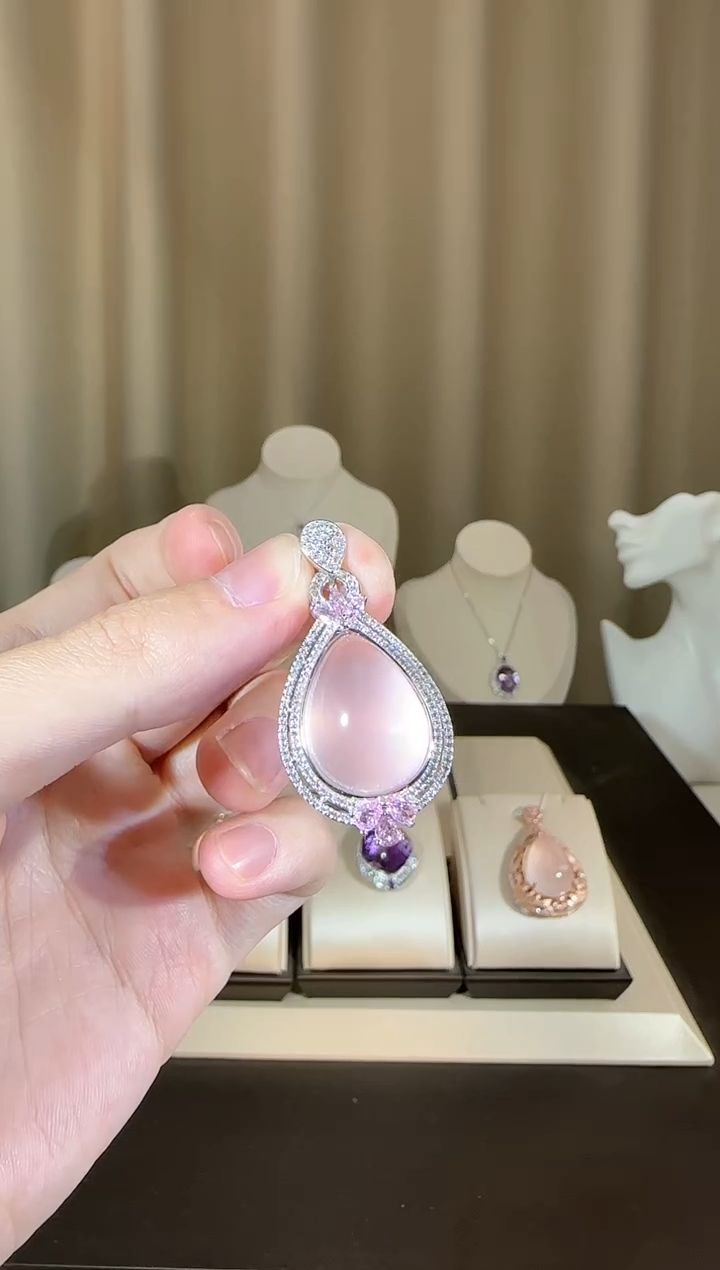 【闪购商品】芙蓉石颈饰银S925镶嵌15*20mm星光粉水晶