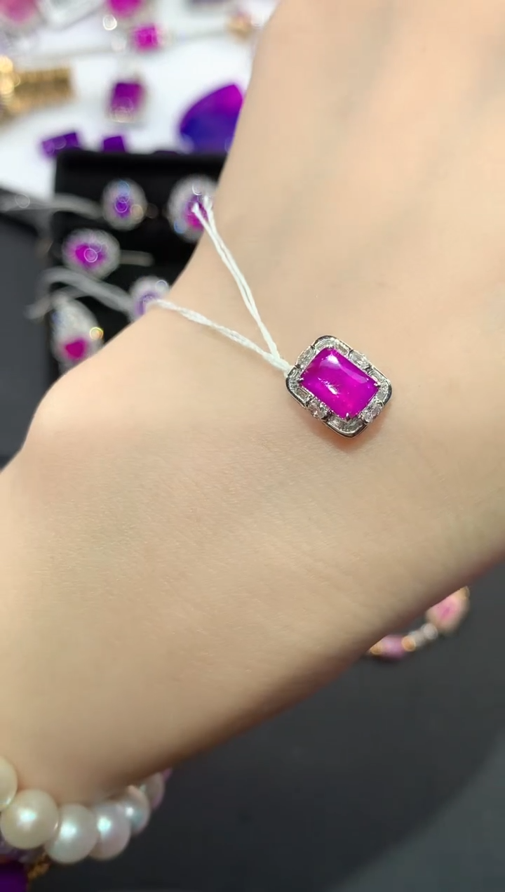 苏纪石（舒俱来）18K金镶嵌.潘潘