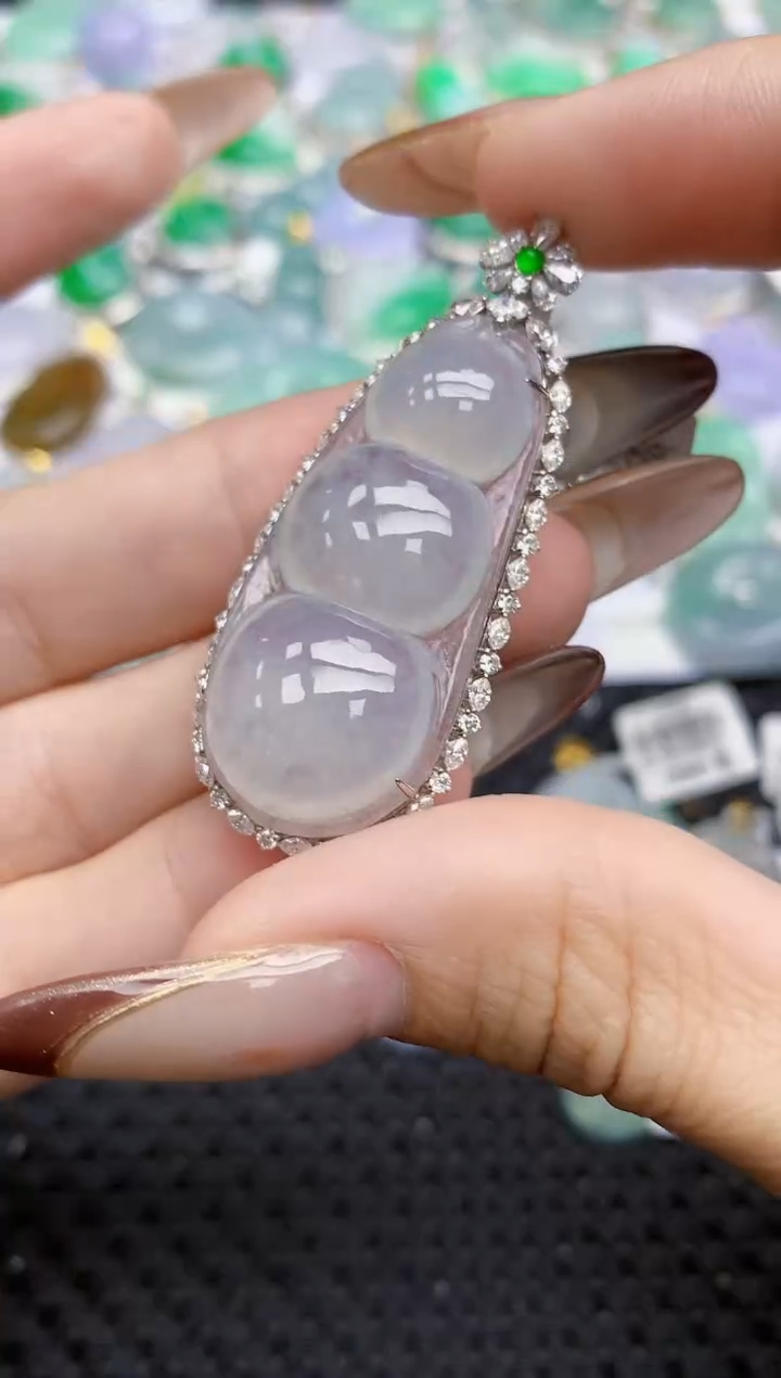 颈饰18K金镶嵌翡翠71   天然翡翠A货  百元以上9米证书费自理