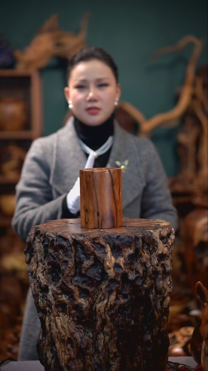 【闪购商品】枣木雷击枣木笔筒