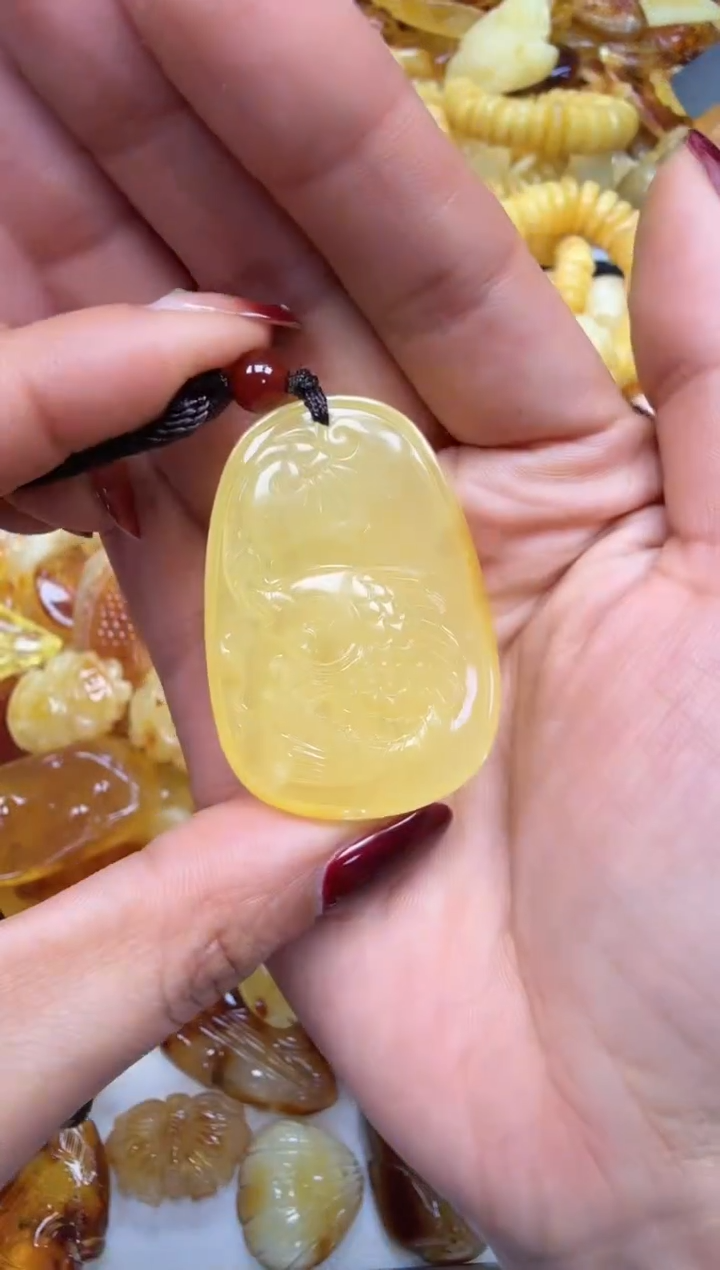 裸石琥珀未镶嵌如图