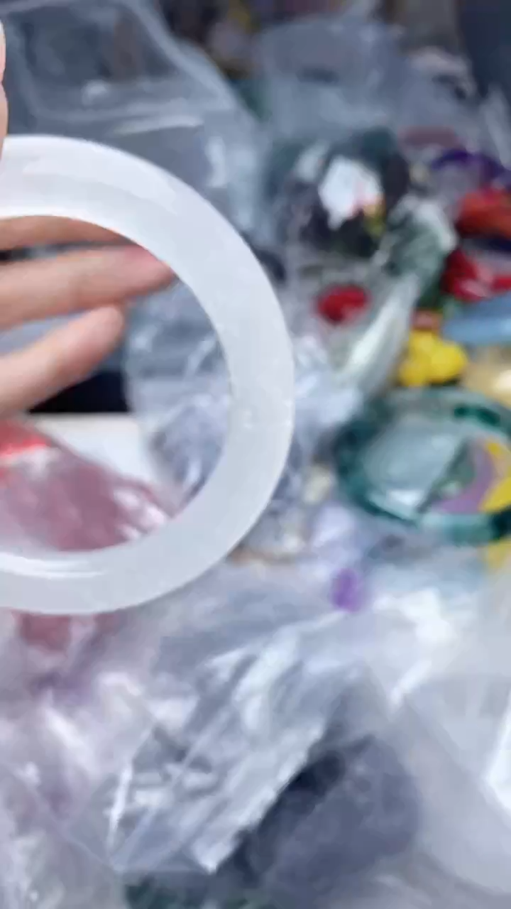 翡翠未镶嵌颈饰234卡60