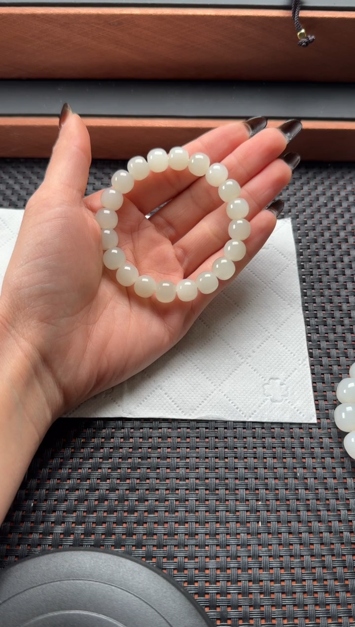 未镶嵌手串和田玉取*字于田料苹果珠卡9*10手串