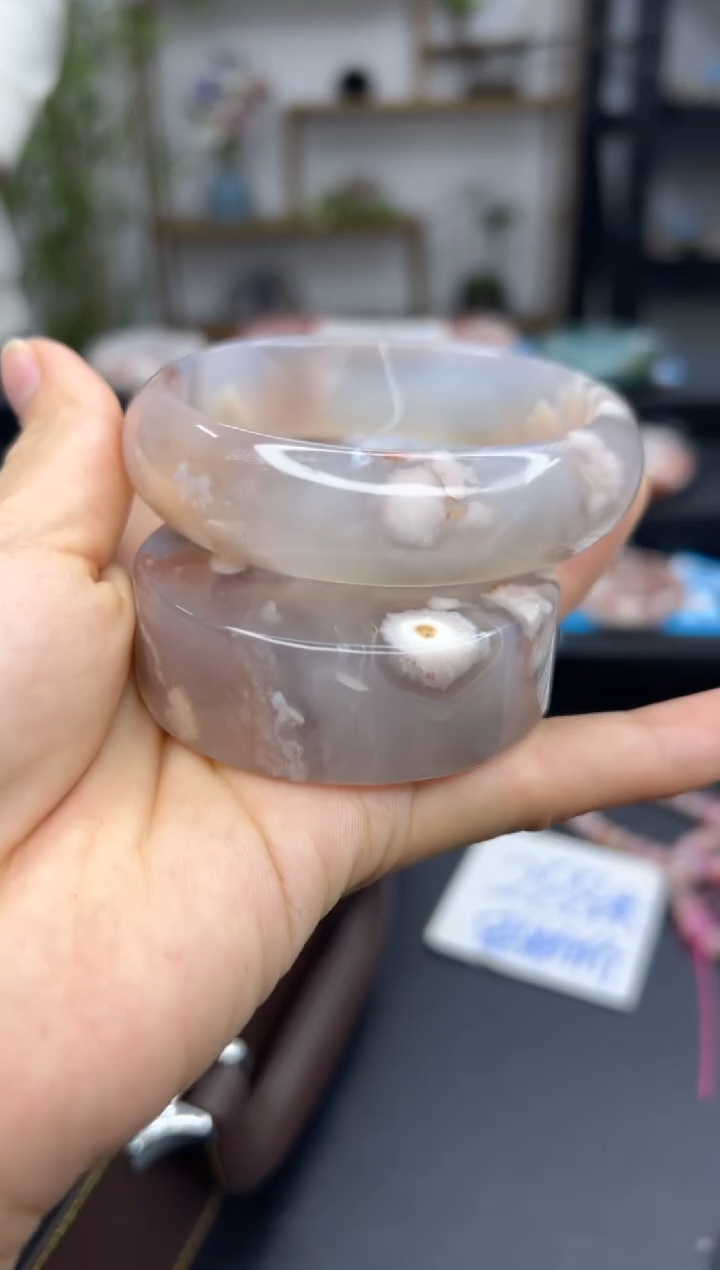 【闪购商品】石英质玉手镯未镶嵌A188(61圈赠送镯心)