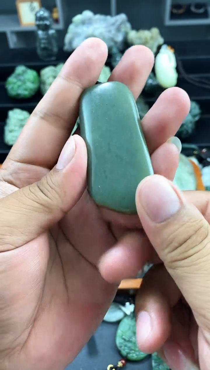 和田玉未镶嵌颈饰1