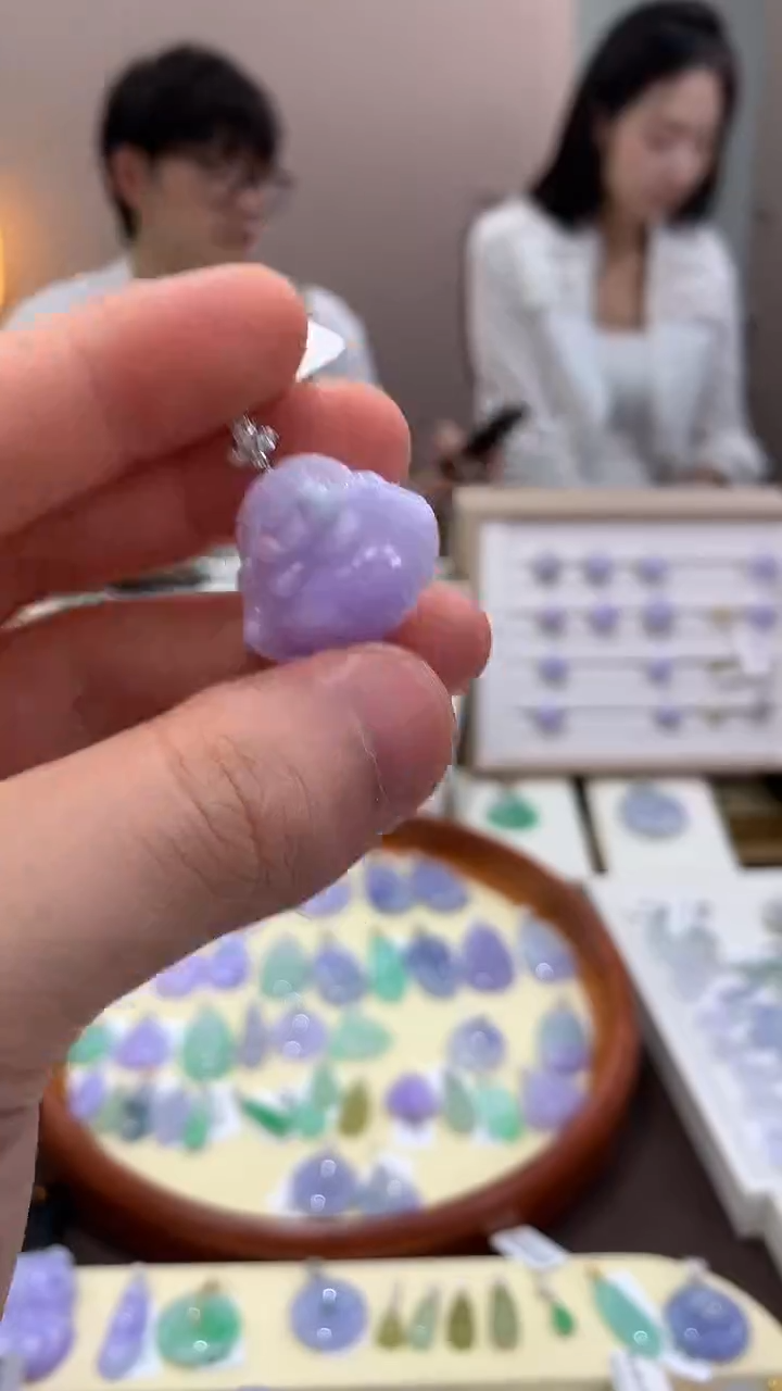 颈饰18K金镶嵌翡翠天然缅甸a货翡翠