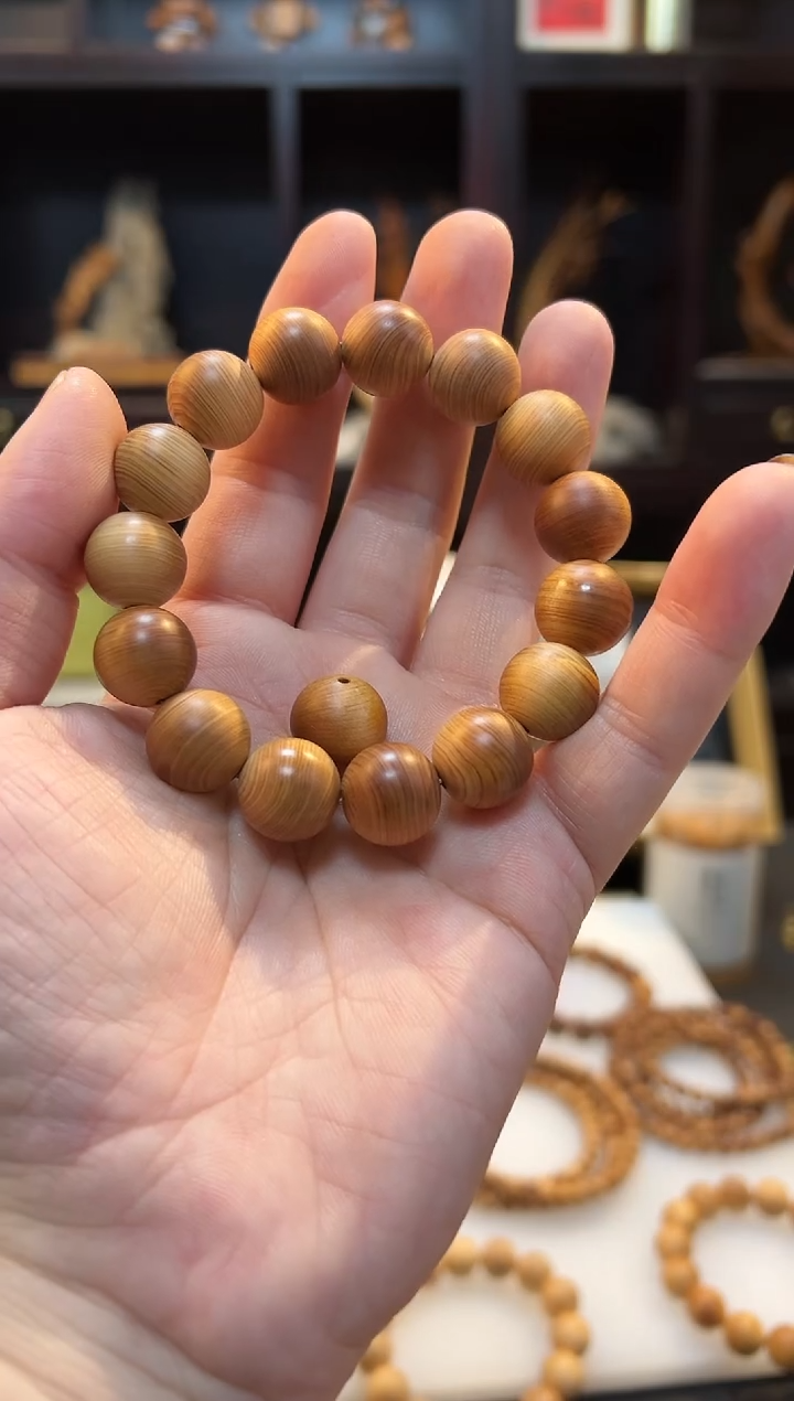 崖柏用****115微瑕黑油圆珠加五元带上无礼盒物品