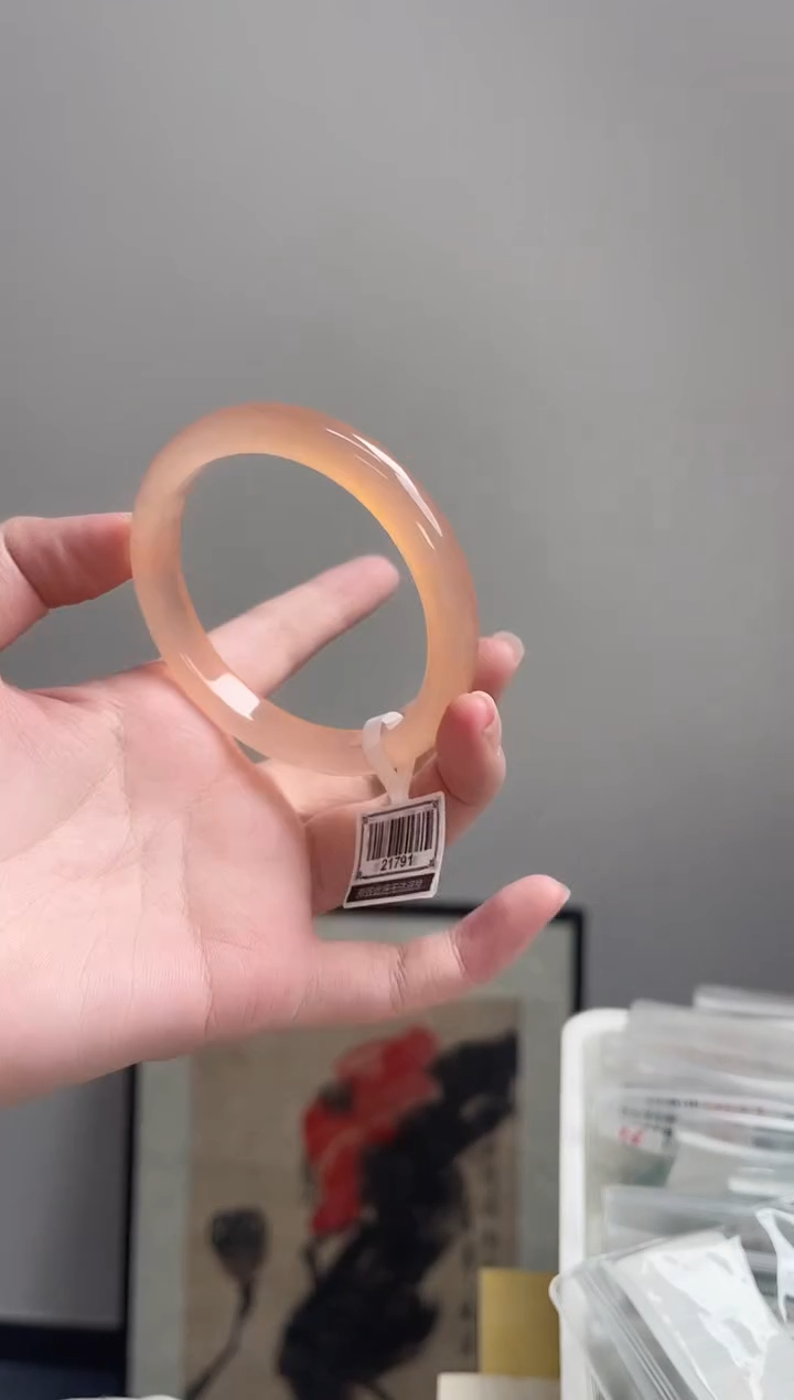 玛瑙/玉髓手镯未镶嵌59圈 