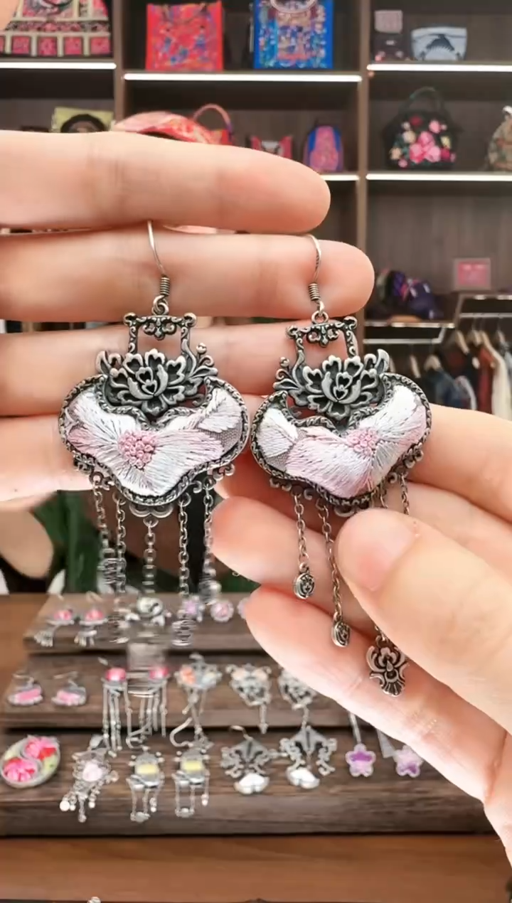 【闪购商品】织绣14蚩梦苗族古绣