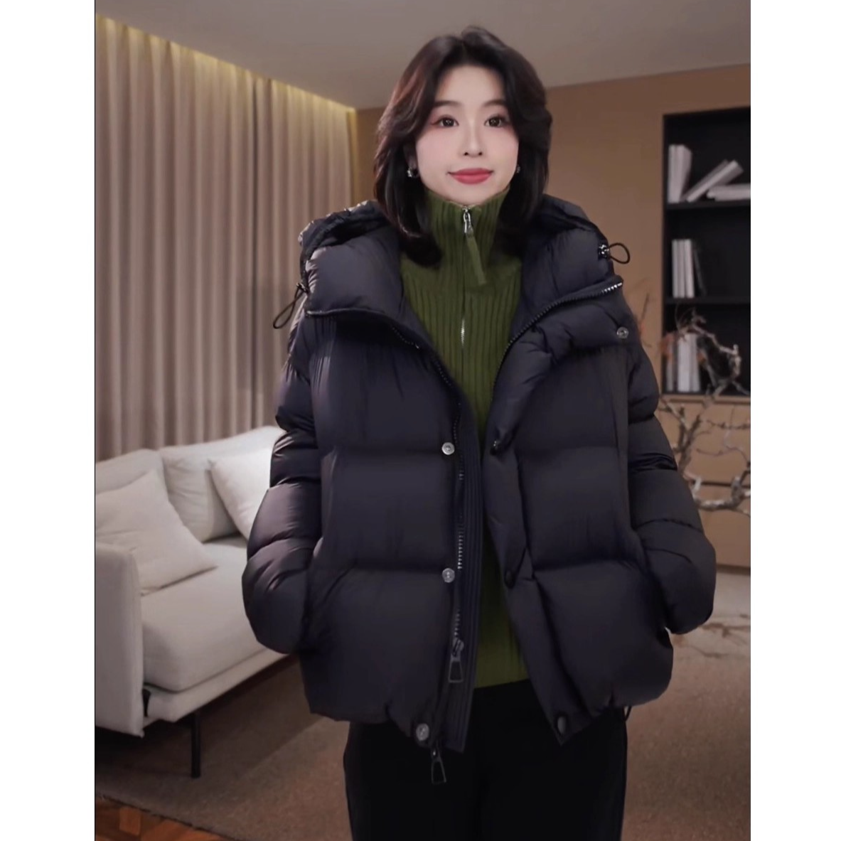 广州琴姐【黑绒轻束】90白鹅绒时尚短款连帽保暖羽绒服外套女冬0669